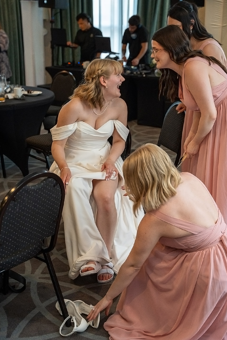 erin-eric-dancing-reception-room Reception moment at the Sandman Signature ballroom
