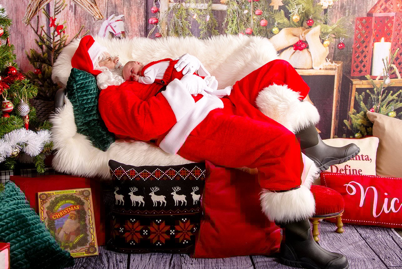 Silent-Night-Newborn-Slumbering-Peacefully-on-Santa's-Chest